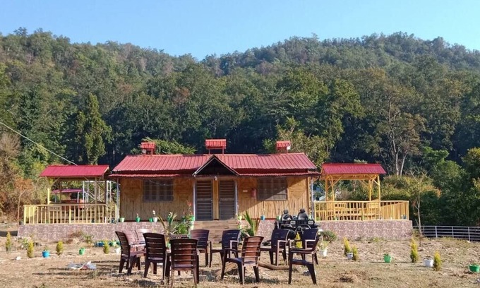 Lansdowne Hotel | River View Bamboo Resort