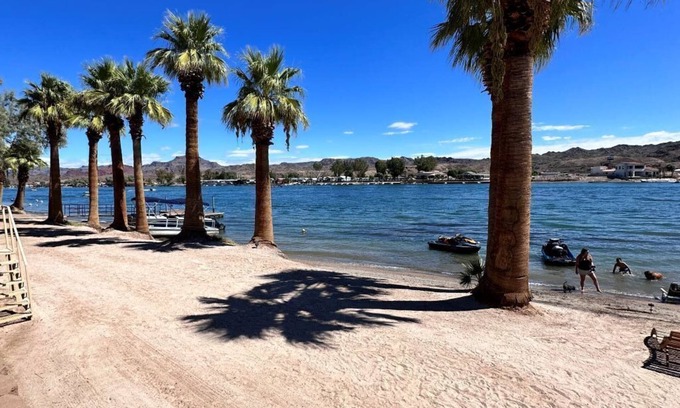 Parker Strip Villa | Riverfront Beach Villa 4 on the Colorado River