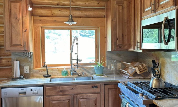 Gallatin Gateway Cabin | RIVERfront Cabin under the BIG SKY