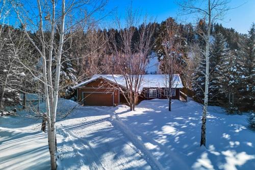 San Juan River Village House | Riverfront Home with Hot Tub about 19 Mi to Wolf Creek!