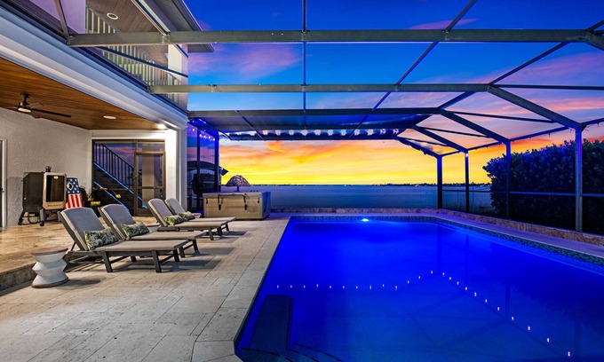 Caloosahatchee House | Riverfront Riviera Outdoor TV's/Hotub/Tanning Deck