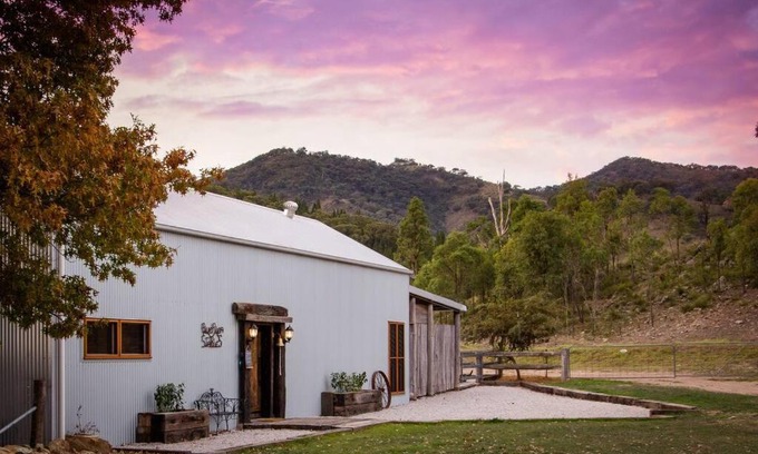 Cudgegong House | Riverlea Stables- style and charm await you!