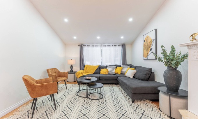 Georgetown House | Riverside Cottage, 4 BR Luxury Retreat