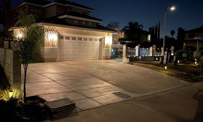 Moreno Valley House | Riverside -Entire home 4beds 4baths including 3 private bedrooms