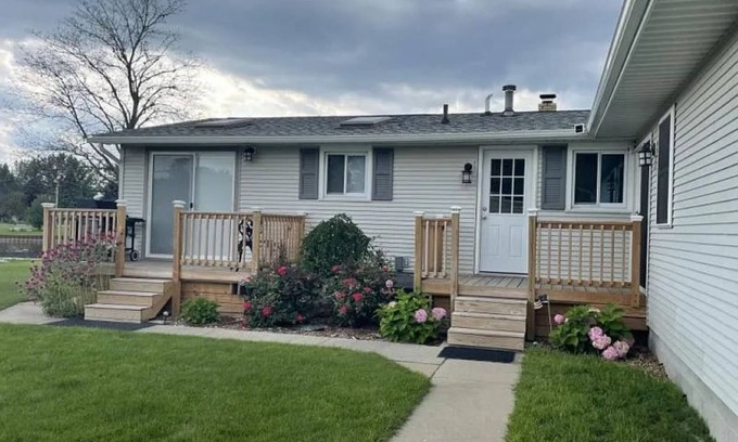 Au Gres House | Riverside Retreat on the Au Gres River – Your Perfect Getaway!