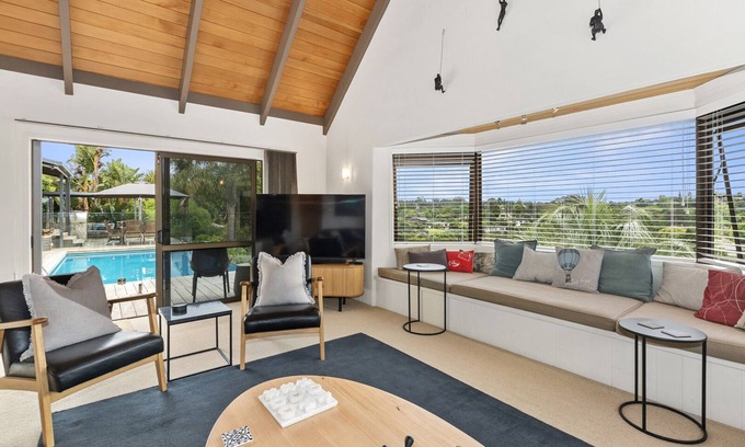 Kerikeri House | Riverview Landing - Kerikeri Holiday Home