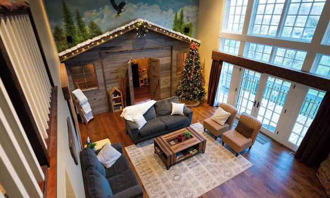 Bigfork House | Riverview Rendezvous—Festive Winter Retreat