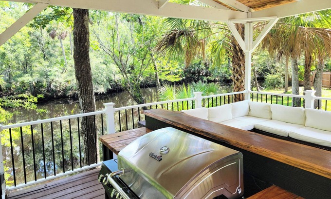 Steinhatchee House | RiverView Retreat Steinhatchee, Stilted Home sleeps 10 with River View