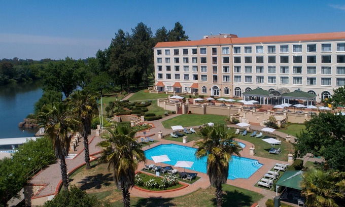 Vereeniging Hotel | Riviera On Vaal Resort