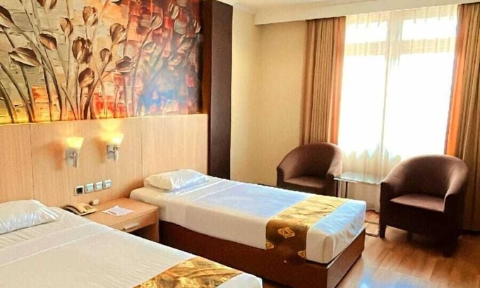 Laweyan Hotel | Riyadi Palace Hotel