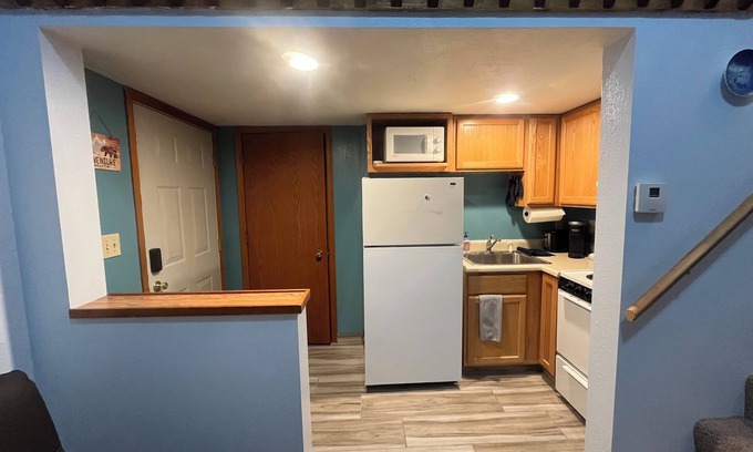 Valdez Apartment | Robe River Front Property
