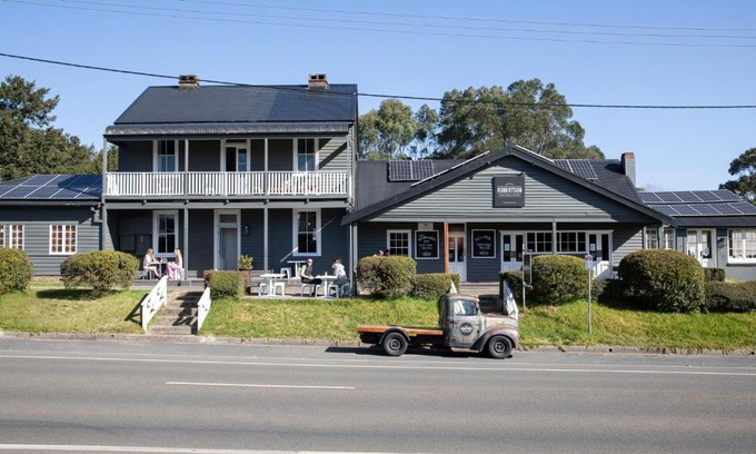 Robertson Hotel | Robertson Public House and Kitchen