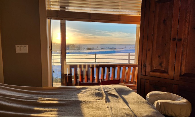 Strathmore Cabin | Rocking R Guest Ranch