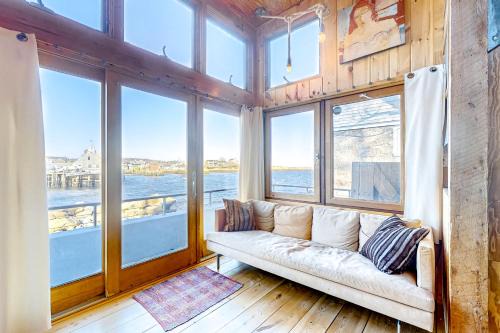 Rockport Hotel | Rockport Sunday