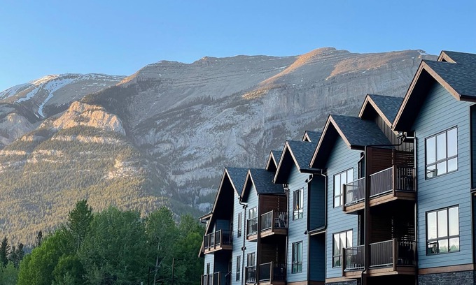 Dead Man's Flats Apartment | Rocky Mountain 2-BR, top floor apartment with Pool, AC, WiFi, Sparrowhawk Resort
