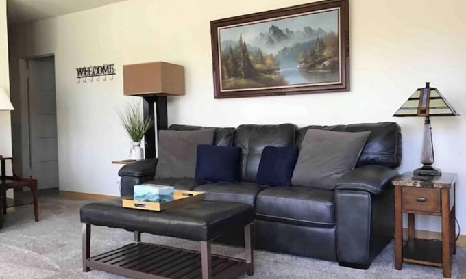 Whitehall House | Rocky Mountain Gemnn
