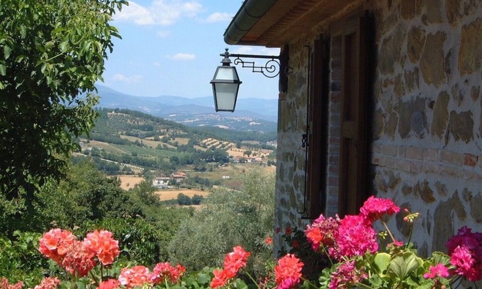 Monterchi Other | ROMANTIC 17C VILLA -Fabulous VIEWS-Stunning POOL Complex.HOT TUB.PIZZA OVEN.A/C