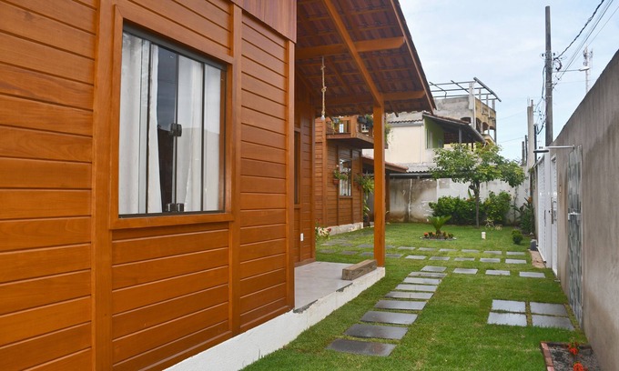 Itaipava Ski Chalet | Romantic chalet on the beach of Itaoca (ES), 600 meters from the sea!nPets free!