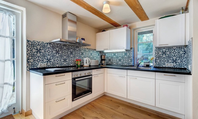 Lassan House | Romantic cottage for 6 people in a beautiful garden with pond