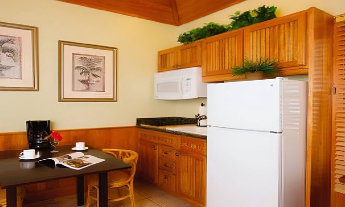 Captiva Hotel | Romantic Escape: Cottage w/Bay View | Porch | Kitchen | Free Parking | Pool