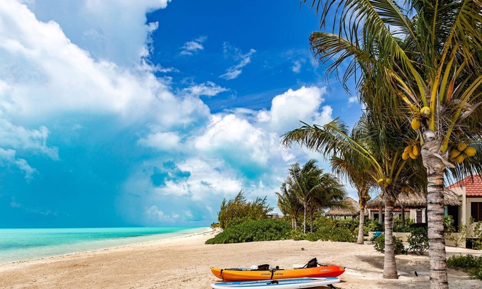 Long Bay House | Romantic Getaway, LOWEST DENSITY on the Island, STAND ALONE BUNGALOWS!