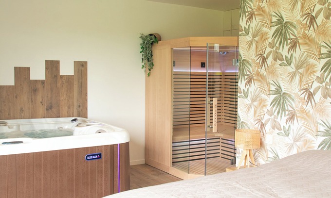 Petit-Caux House | Romantic gîte with private spa and sauna in the heart of nature, absolute calm.