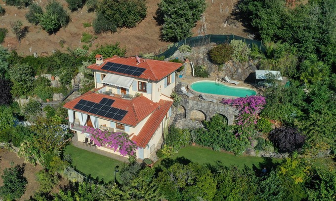Forte dei Marmi Villa | ROMANTIC VILLA ⭐ POOL ⭐ SEA VIEW, WALL BOX