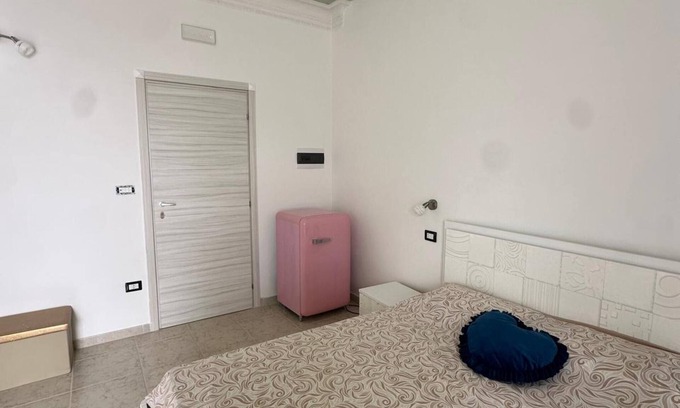 Torre Lapillo Apartment | Room 'Blu Dea - 3' with Shared Terrace, Wi-Fi and Air Conditioning