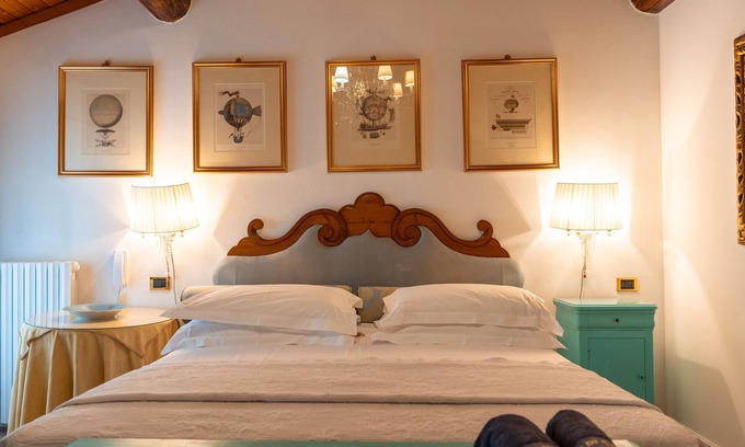 Sommacampagna Apartment | Room 'Casino Di Caccia 4' with Shared Pool, Wi-Fi and Air Conditioning