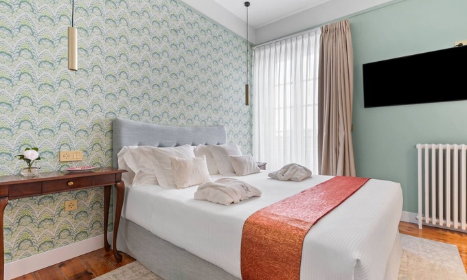 Muros de Nalon Apartment | Room 'Doble Deluxe' with Shared Pool, Shared Terrace and Wi-Fi