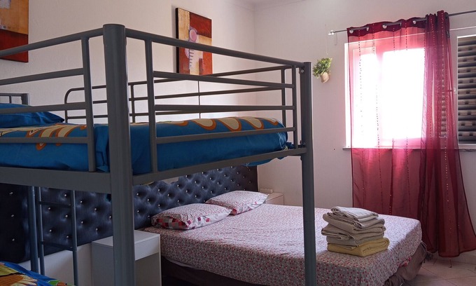 Armacao de Pera Apartment | Room 'Falésia' with Shared Pool, Wi-Fi and Air Conditioning