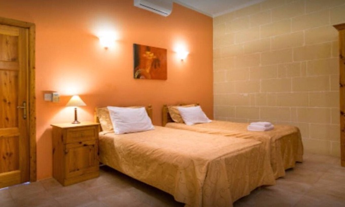 Ta' Għammar Bed & Breakfast | ROOM FOR 3 PEOPLE WITH PRIVATE BATH