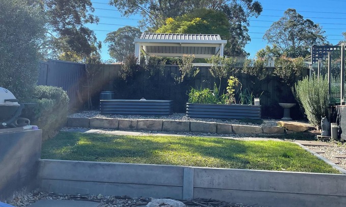Winston Hills House | Room for all the Family Direct Access to Parkland