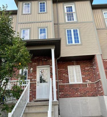 Victoria Hills House | Room in neat comfy house