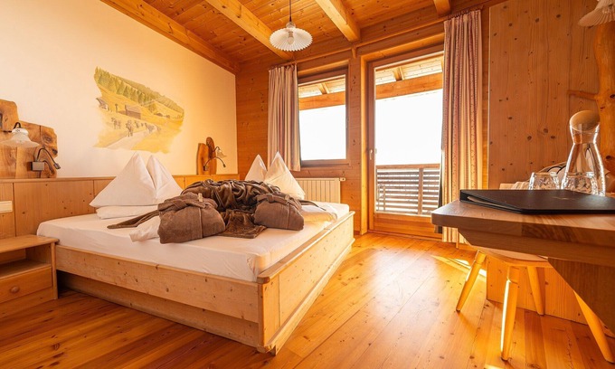 Bressanone Apartment | Room 'Panorama Room 2' with Shared Terrace, Shared Garden and Wi-Fi