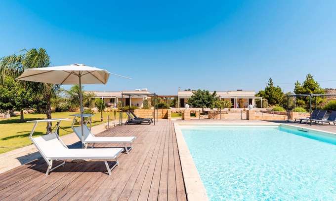 Posto Rosso Apartment | Room 'Stella Marina' with Shared Pool, Wi-Fi and Air Conditioning