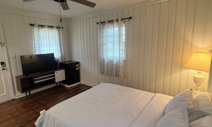 Hardwick House | Room with Pivate Entrance in Milledgeville