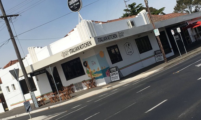 Ballarat East Hotel | Rooms at Carboni's