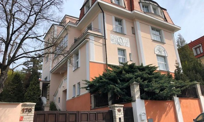 Podoli House | Rooms in Prague-BIG+Comfy