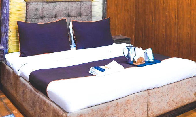 Shalimar Bagh Hotel | Roomshala 004 Mannat Residency