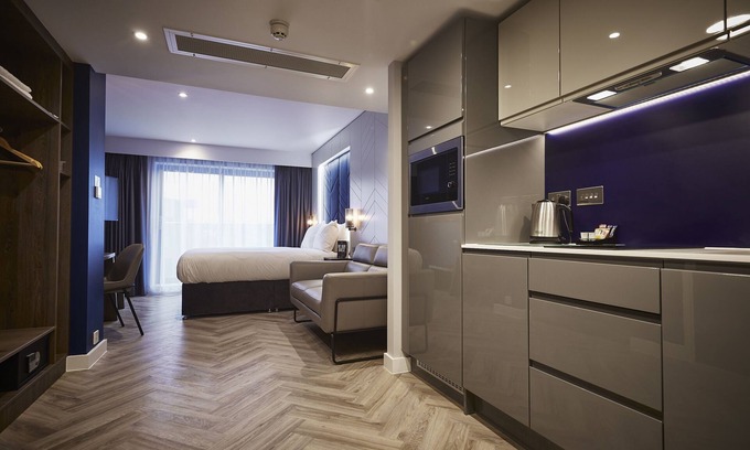 York Hotel | Roomzzz York City