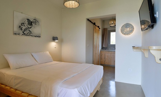 Kipri Hotel | Rooster Guesthouse Rooms - Standard Apartment