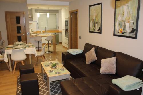 El Ensanche Zona Nuova Apartment | Rosalía de Castro, 41 - Centro - VUT-CO-01904