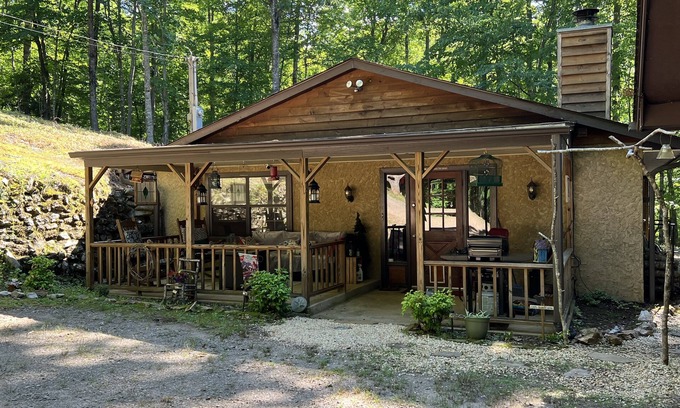 Franklin House | Rose Creek Retreat