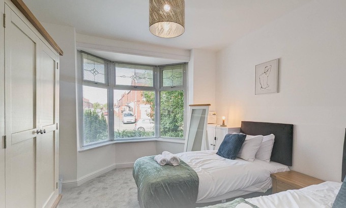 Crewe House | Rose House - By Sigma Stays