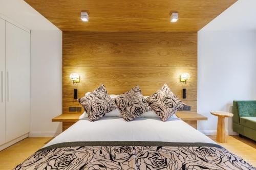 Townfield Hotel | Rosemay Hotel near London Heathrow Airport