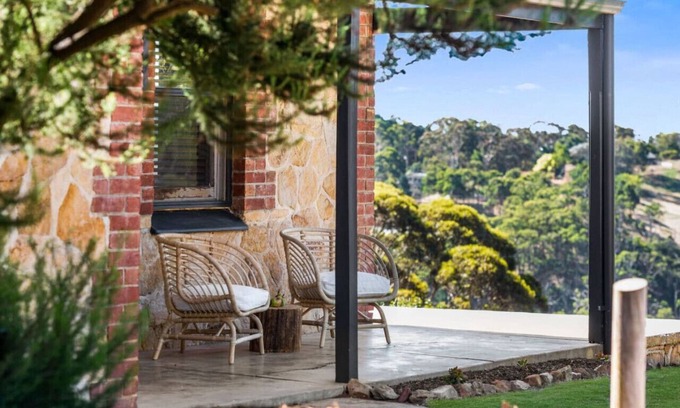 Crafers West House | Rossini's Cottage - Private Sauna Hills Escape