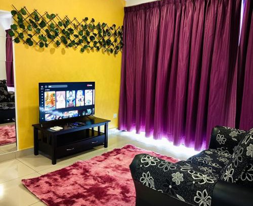 Shah Alam Apartment | Rothschild's Orchid SuiteTrefoil by The Cozy Haven