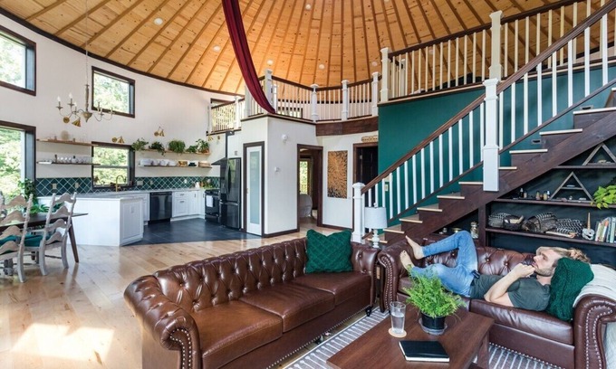 Saugerties House | Round House with Mountain Views & Hot Tub Secluded in the Forest