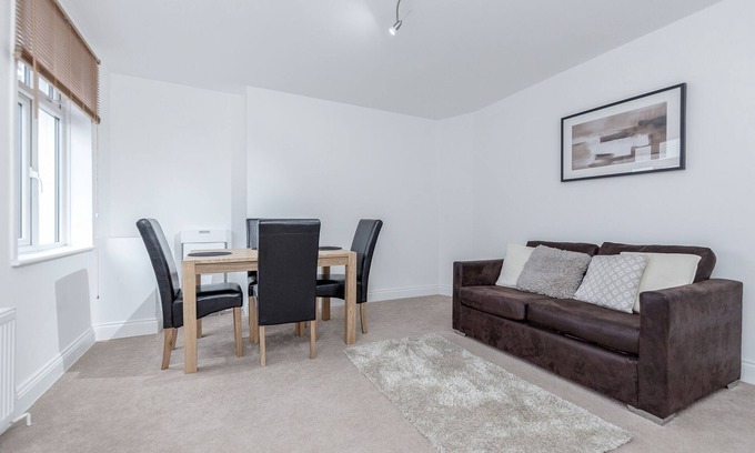 Yiewsley Apartment | Royal Apartments RA3